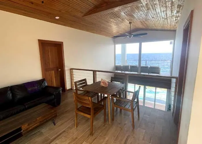 Casa Flomingo Roatan